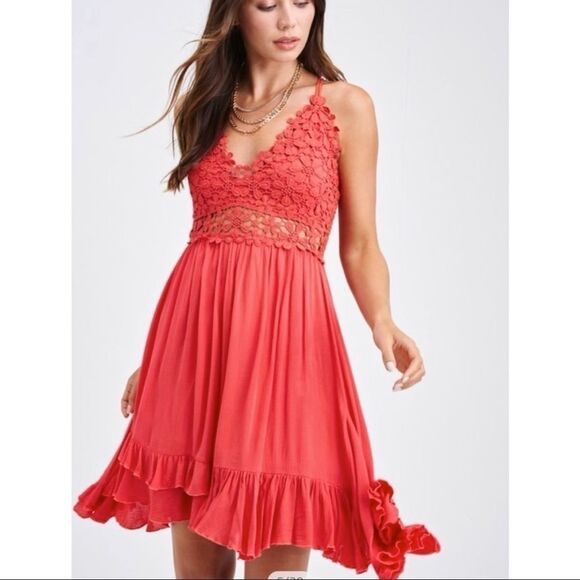 La Miel Daisy Crochet Lace Mini Dress Asymmetrical Hem NWT Coral Color - Picture 1 of 6